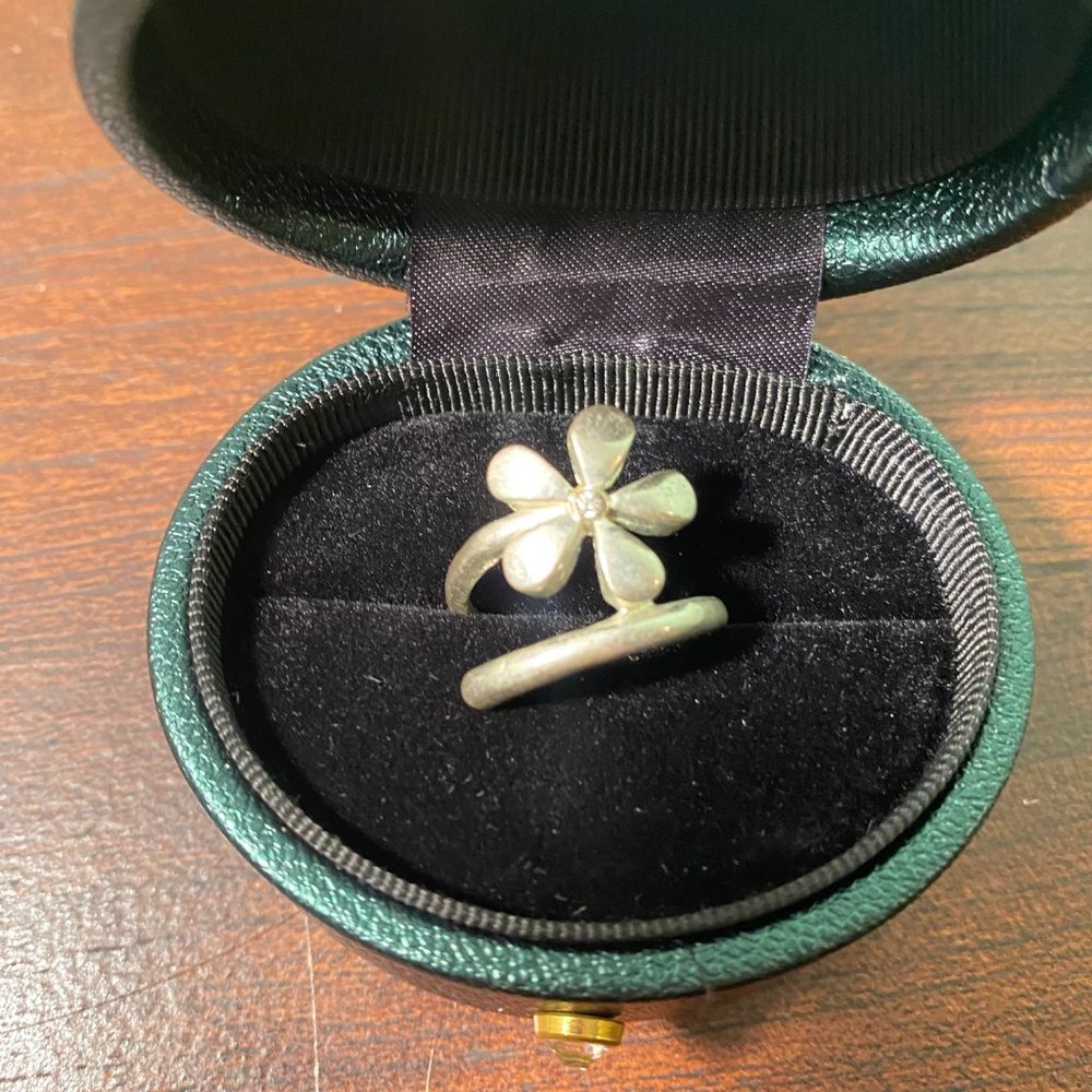 Silver Flower Ring Twirl